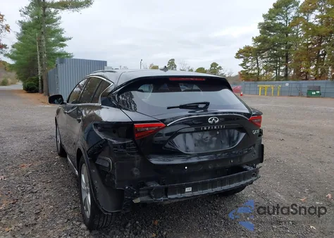 2018 Infiniti Qx30 Luxury from USA, damaged, VIN SJKCH5CP2JA051553